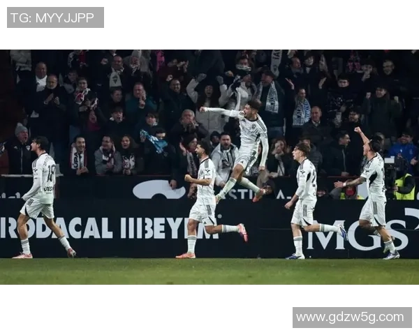 国王杯精彩对决多特蒙德3-0皇马补时进球引发全场热议与争议判罚