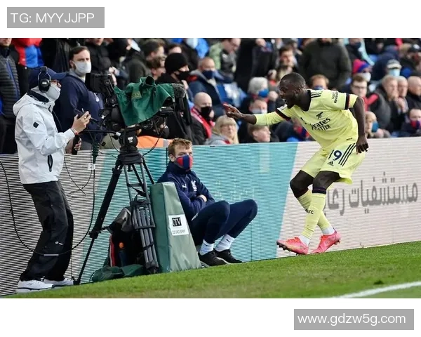 中超精彩对决阿森纳大胜里昂补时进球引发全场狂欢与转会传闻交织