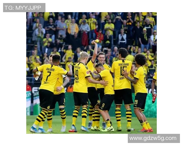 意甲激战巴黎圣日耳曼绝杀多特蒙德全场沸腾精彩瞬间回顾