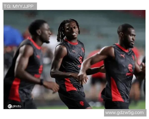 友谊赛惊现冷门AC米兰轻取波尔图点球大战引发全场沸腾